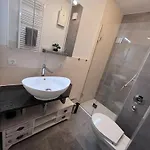 Behnke Apartman *